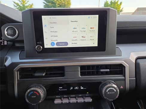 Used 2026 Toyota 4Runner SR5 AWD/4WD image 19