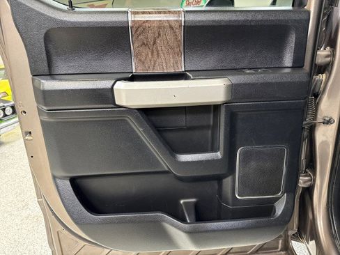 Used 2018 Ford F250 Lariat w/ Camper Package image 43