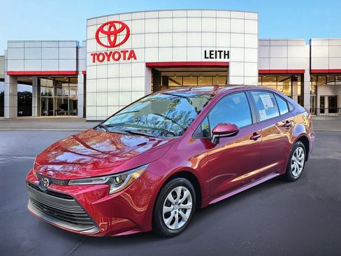 Used 2025 Toyota Corolla LE w/ Convenience Package image 1