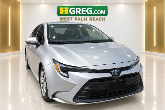 Used 2023 Toyota Corolla LE FWD image 4