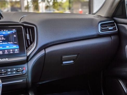 Used 2018 Maserati Ghibli image 36