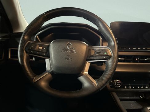 Used 2024 Mitsubishi Outlander SE image 55