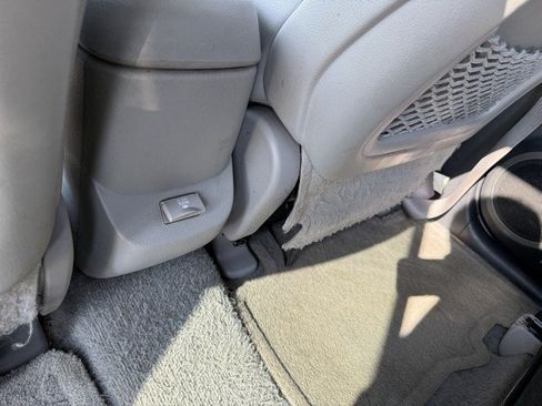Used 2010 Toyota RAV4 Limited AWD/4WD image 13