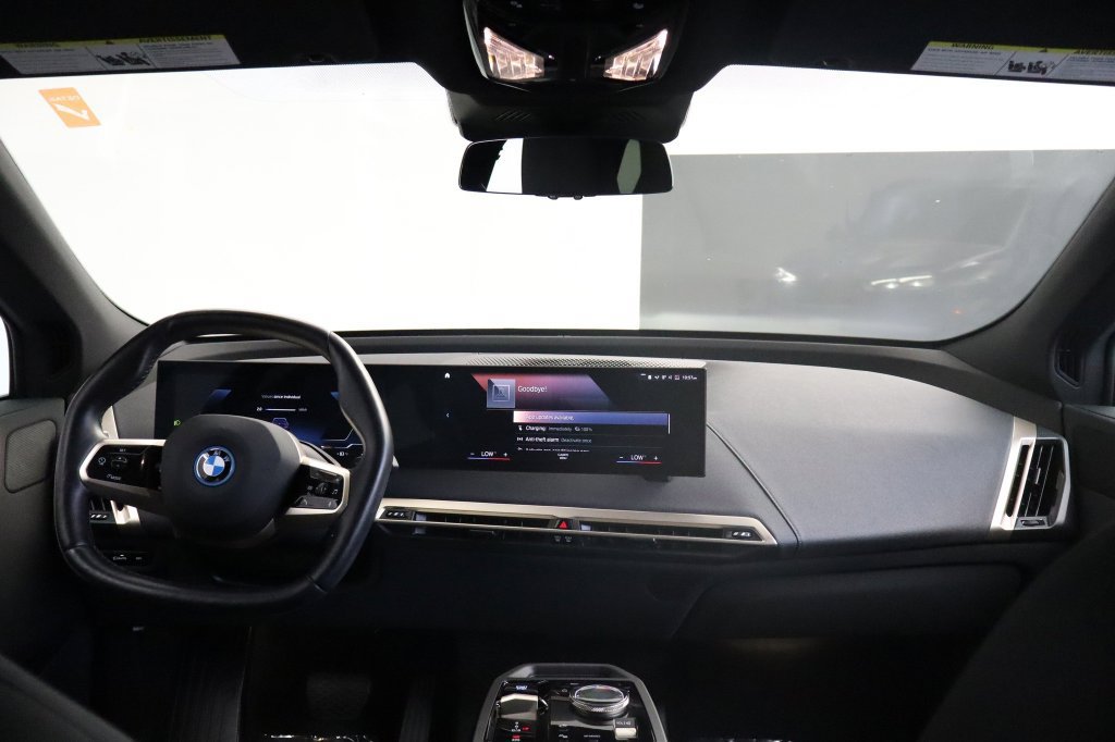 Used 2023 BMW iX xDrive50 AWD/4WD image 27
