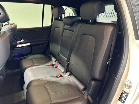 Used 2022 Mercedes-Benz GLB 250 4MATIC image 31