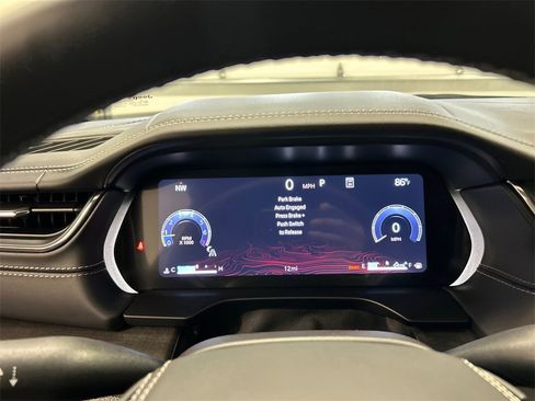 New 2025 Jeep Grand Cherokee Overland w/ Adv Protech Group III image 21