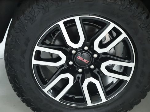 Used 2023 GMC Sierra 1500 SLT w/ SLT Premium Package AWD/4WD image 38