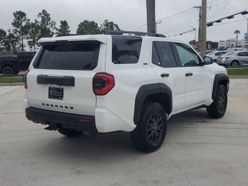 Used 2025 Toyota 4Runner SR5 image 10