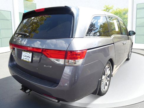 Used 2016 Honda Odyssey Touring Elite image 10