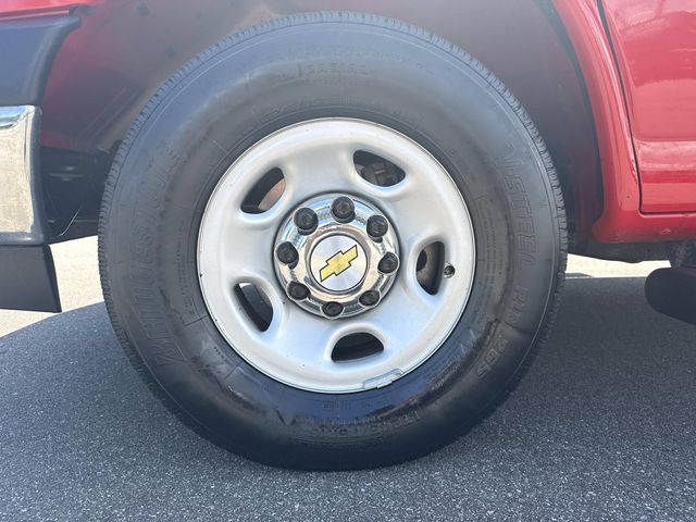 Used 2024 Chevrolet Express 2500 w/ Driver Convenience Package RWD image 43