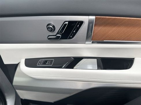 Used 2026 Cadillac Vistiq Sport image 32