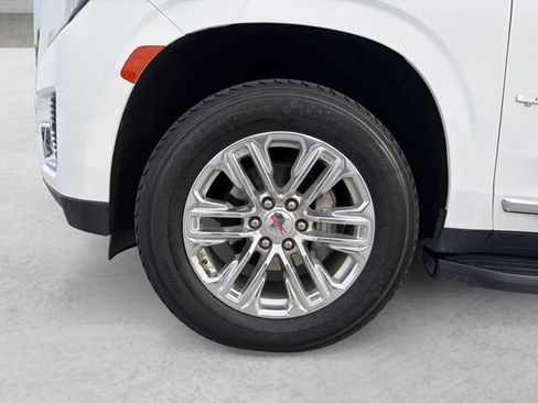 Used 2024 GMC Yukon XL SLT AWD/4WD image 23