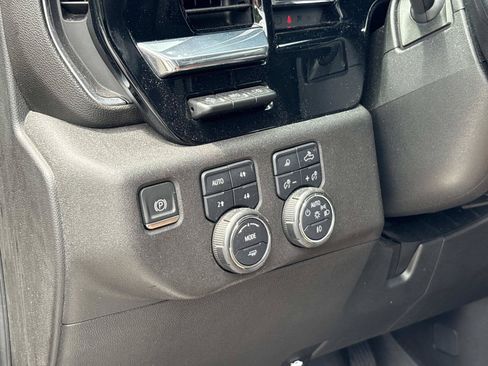 Used 2024 Chevrolet Silverado 2500 High Country w/ High Country Premium Package AWD/4WD image 19