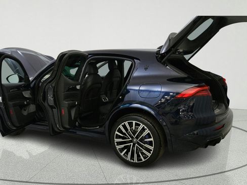 Used 2023 Maserati Grecale Modena AWD/4WD image 12