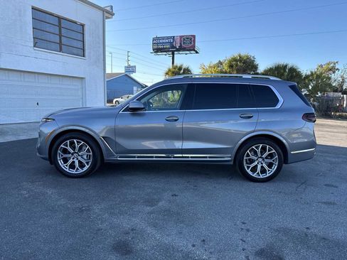 Used 2024 BMW X7 xDrive40i w/ Premium Package image 3