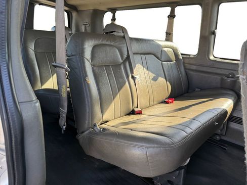 Used 2017 Chevrolet Express 3500 LS RWD image 19