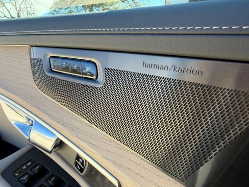 New 2026 Volvo XC90 B6 Plus w/ Protection Package Premier image 19