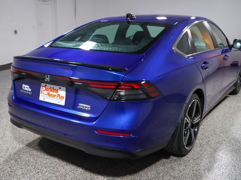 Used 2024 Honda Accord Sport image 7