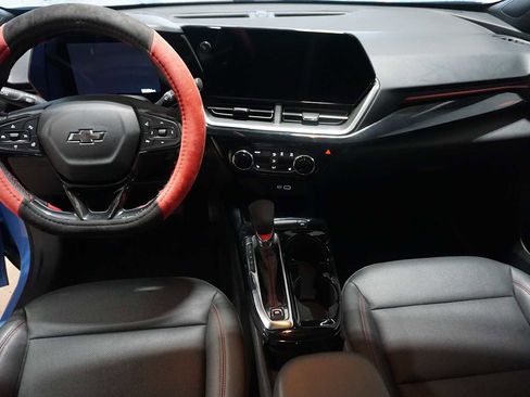 Used 2024 Chevrolet Trax RS w/ Sunroof Package image 17