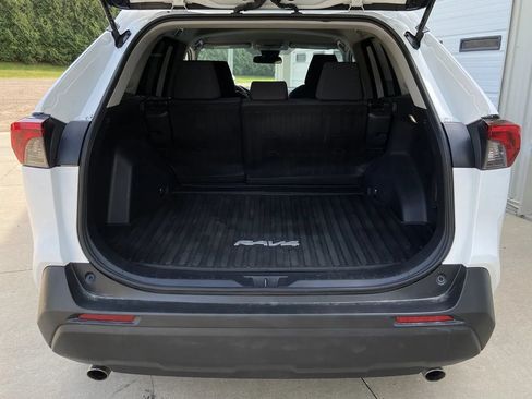 Used 2022 Toyota RAV4 LE AWD/4WD image 23