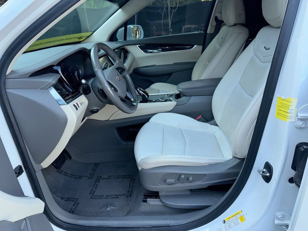 Used 2020 Cadillac XT6 Premium Luxury FWD image 13