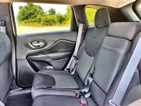 Used 2016 Jeep Cherokee 75th Anniversary FWD image 14