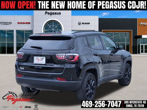 New 2026 Jeep Compass Latitude AWD/4WD image 5