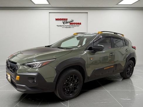 Used 2024 Subaru Crosstrek 2.5i Wilderness w/ Crosstrek Mirror Package AWD/4WD image 3