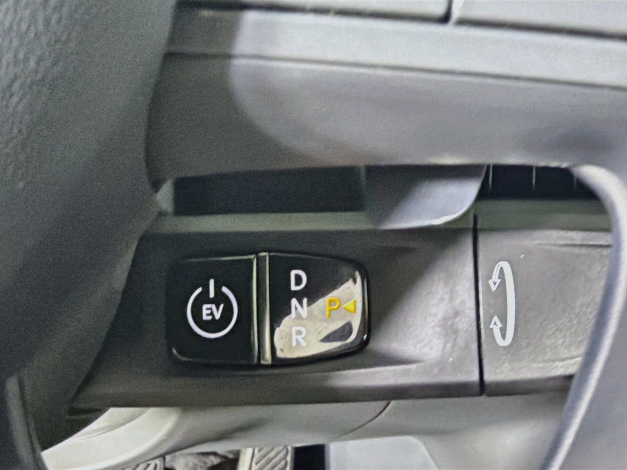 Used 2024 Kia EV9 Light Long Range RWD image 24