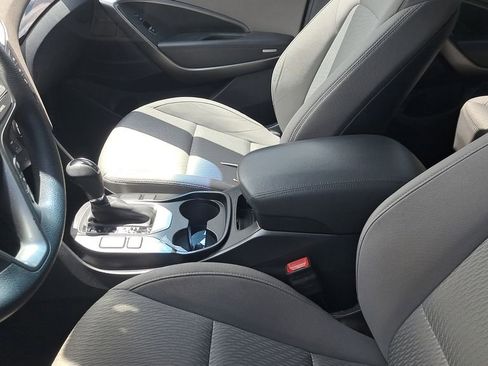 Used 2018 Hyundai Santa Fe SE w/ Cargo Package FWD image 18