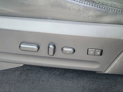 Used 2013 Ford Expedition Limited AWD/4WD image 23