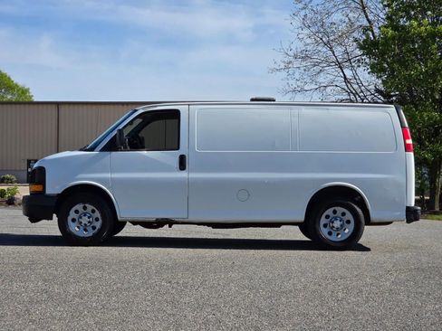 Used 2012 Chevrolet Express 1500 RWD image 5