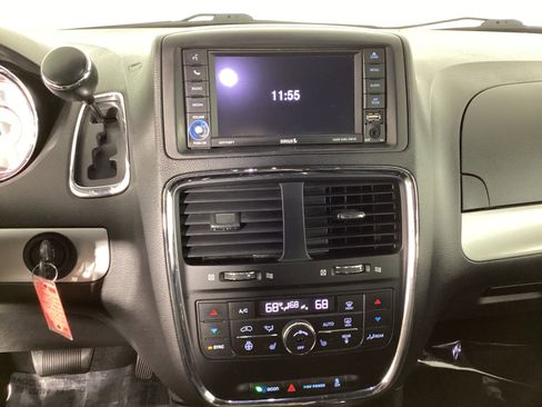 Used 2019 Dodge Grand Caravan GT image 18