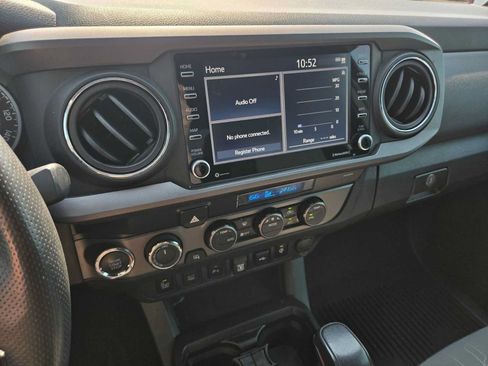 Used 2022 Toyota Tacoma TRD Off-Road w/ Technology Package AWD/4WD image 31