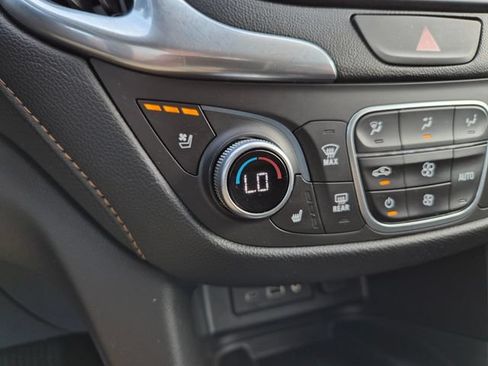 Used 2020 Chevrolet Equinox Premier FWD image 26