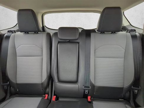 Used 2018 Ford Escape SE w/ SE Sport Appearance Package image 18