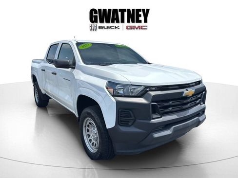 Used 2023 Chevrolet Colorado W/T RWD image 3