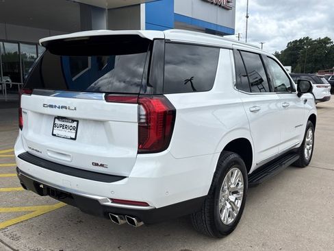Used 2025 GMC Yukon Denali RWD image 3