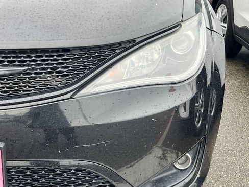 Used 2019 Chrysler Pacifica Touring Plus w/ S Appearance Package image 11