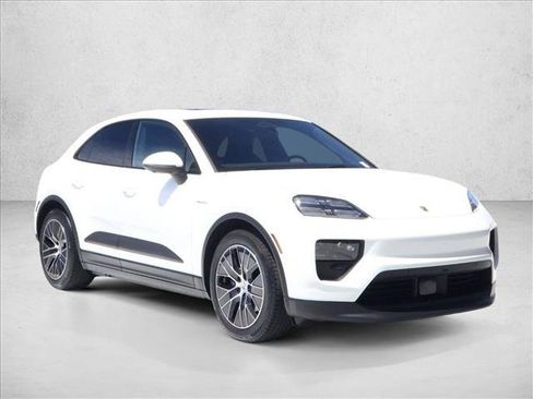 Used 2025 Porsche Macan Electric RWD image 7