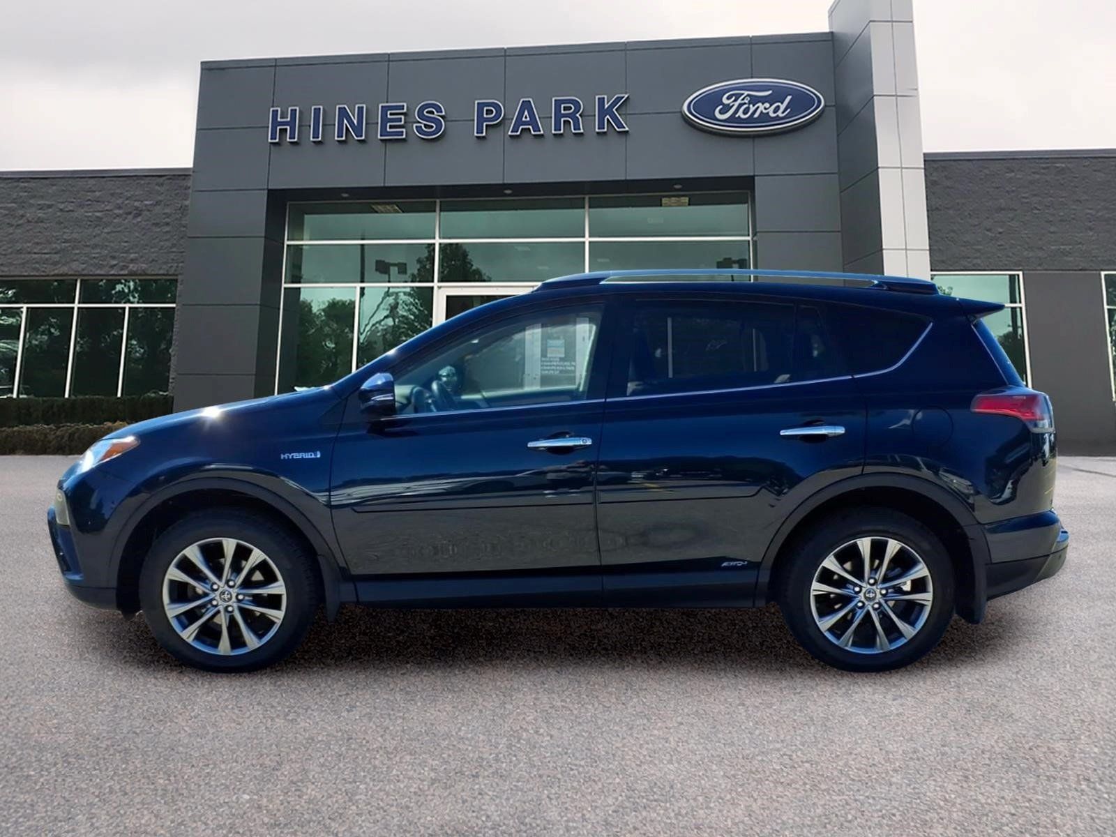 Used 2017 Toyota RAV4 Limited w/ All Weather Liner Package AWD/4WD image 4