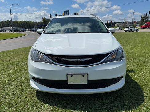 Used 2021 Chrysler Voyager Lxi FWD image 6