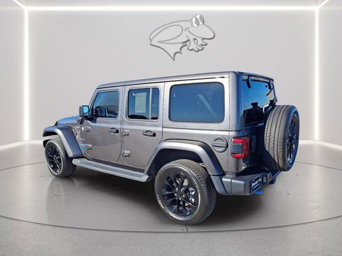 Used 2022 Jeep Wrangler Unlimited Sahara w/ Cold Weather Group image 5