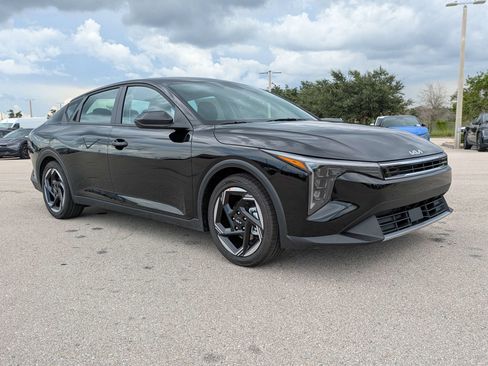 New 2026 Kia K4 EX FWD image 2