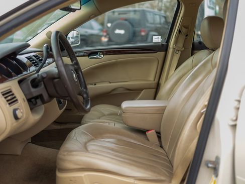 Used 2011 Buick Lucerne CXL image 23