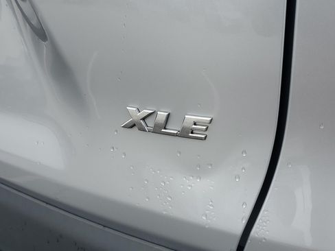 Used 2024 Toyota RAV4 XLE FWD image 7