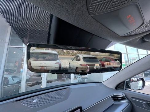 Used 2025 Kia EV9 Land image 18