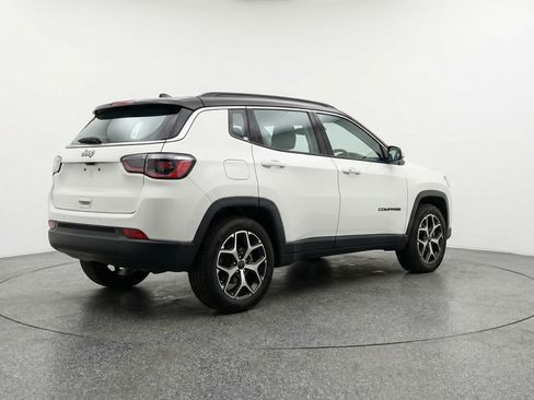 Used 2025 Jeep Compass Limited AWD/4WD image 9