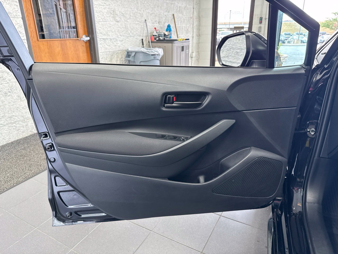 Used 2026 Toyota Corolla LE FWD image 33