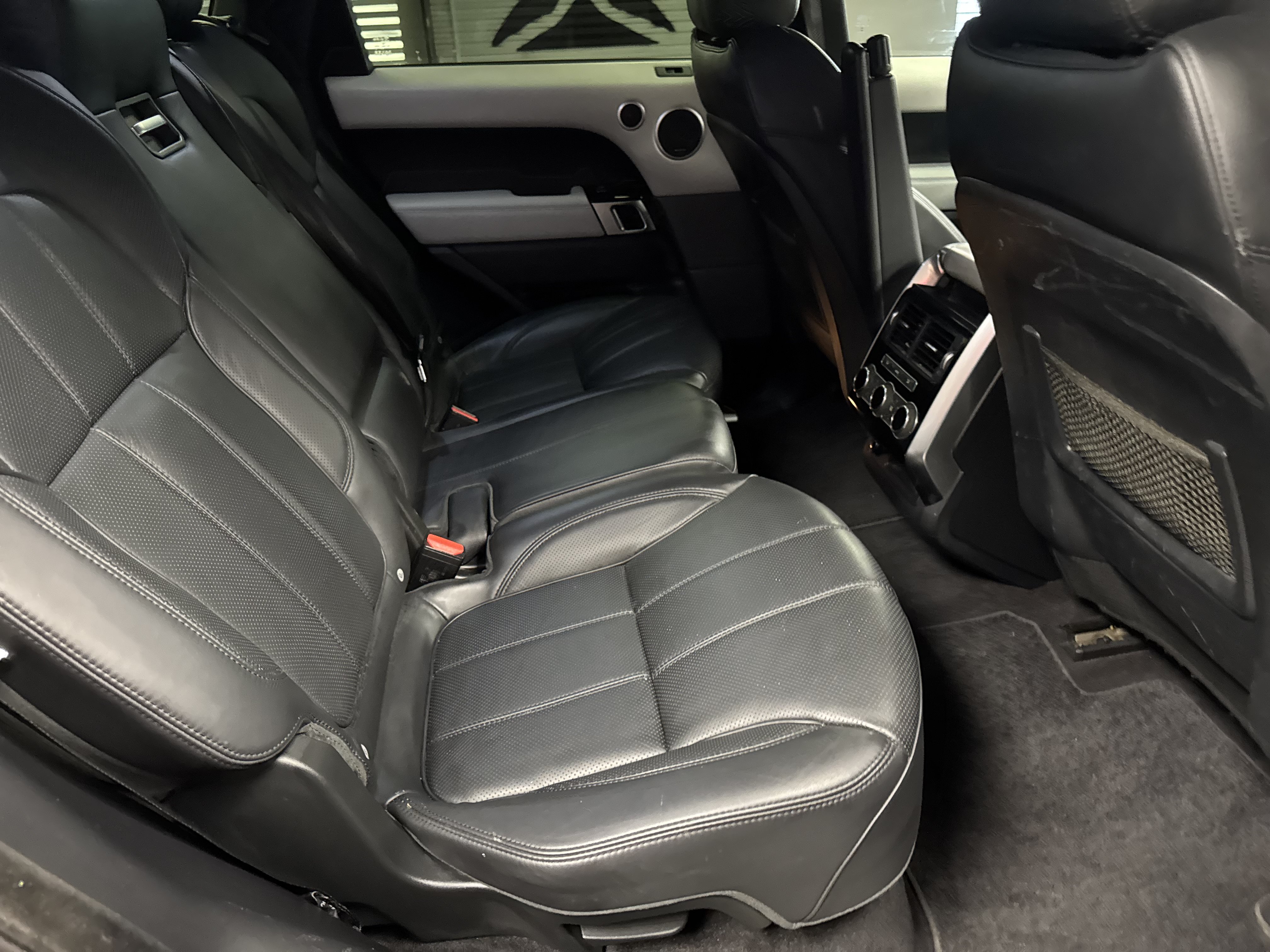 Used 2015 Land Rover Range Rover Sport Supercharged AWD/4WD image 18